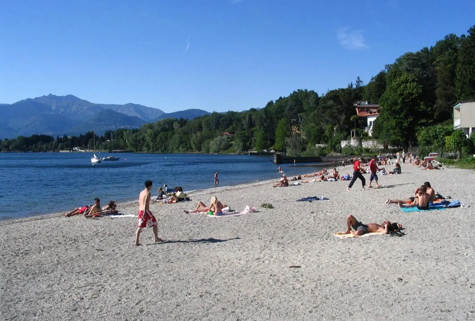 Albergo Riva Reno Di Leggiuno Italië