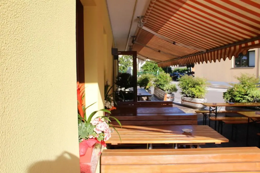 Albergo Riva Reno Di Leggiuno 3*,  Italië